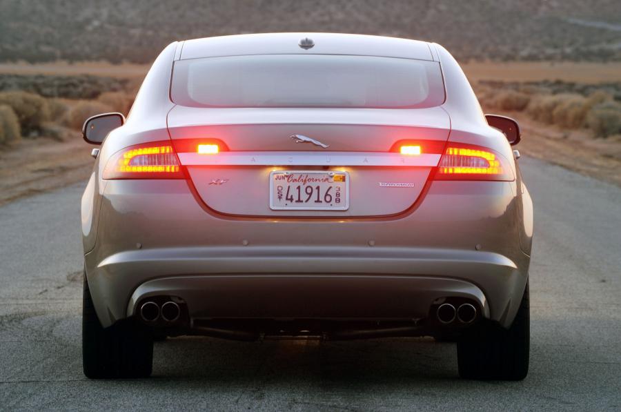  Jaguar XF Supercharged 2010 года  (фото 3 из 56)
